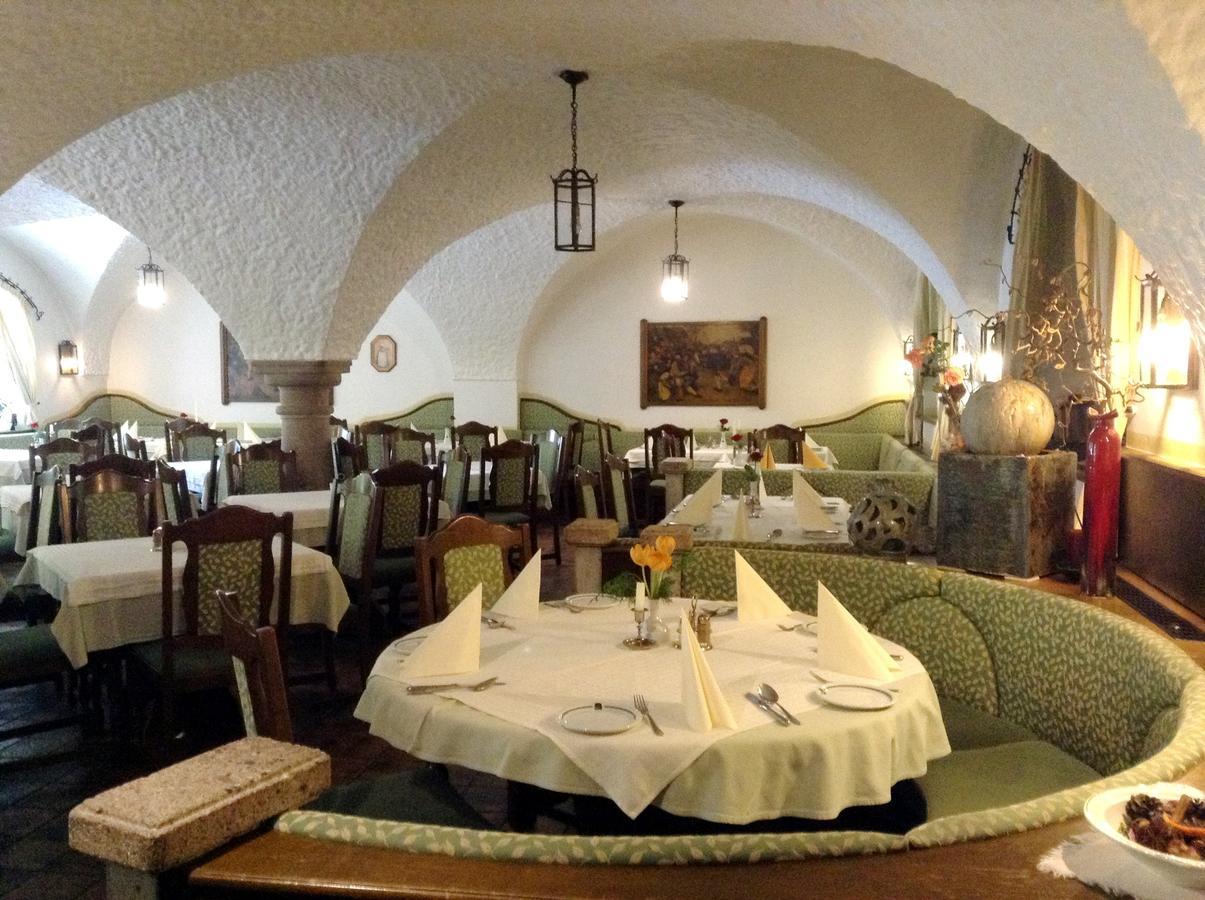 Hotel Gruenes Tuerl Bad Schallerbach Buitenkant foto