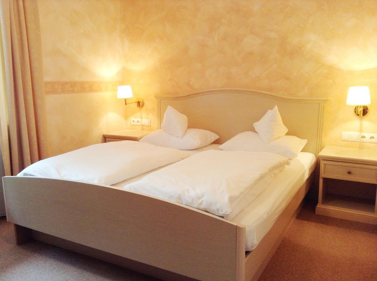 Hotel Gruenes Tuerl Bad Schallerbach Kamer foto
