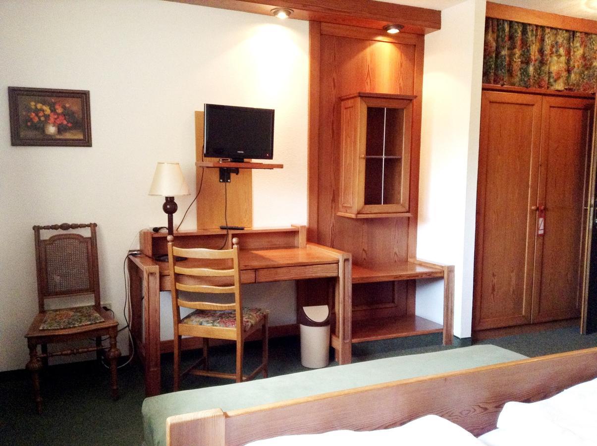Hotel Gruenes Tuerl Bad Schallerbach Kamer foto